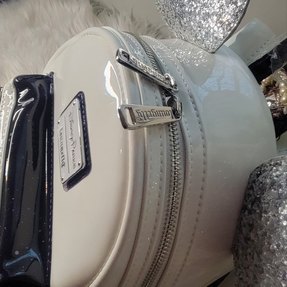 Loungefly Disney Mickey Mouse The Main Attraction Backpack!!!Brand new - Picture 9 of 12